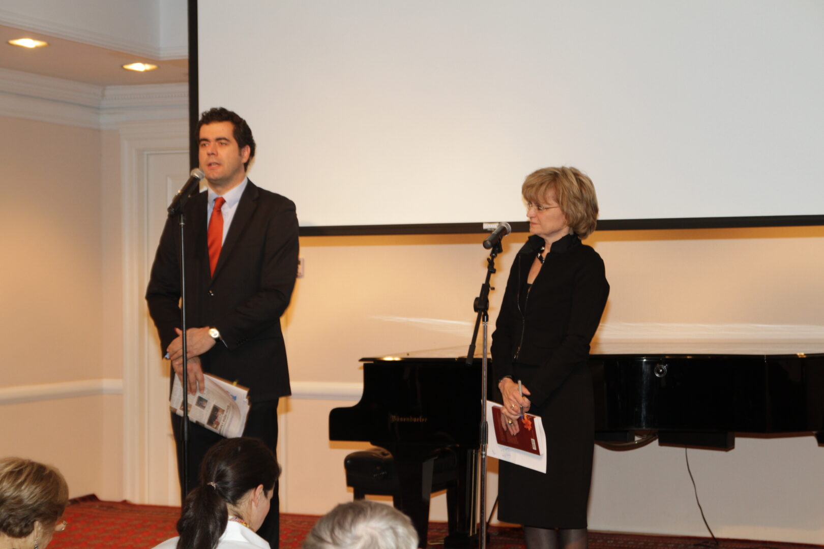 Consul-General Károly Dán introducing the author.